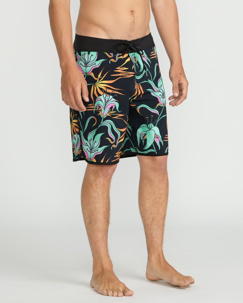 Infuse Scallop Mod 19" Boardshorts - Black Green