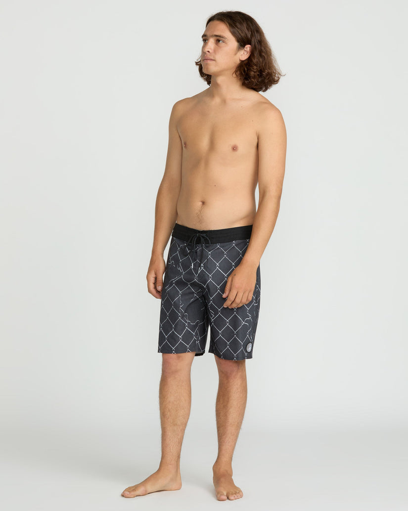 Misdormeaner Stoney 19" Boardshorts - Black
