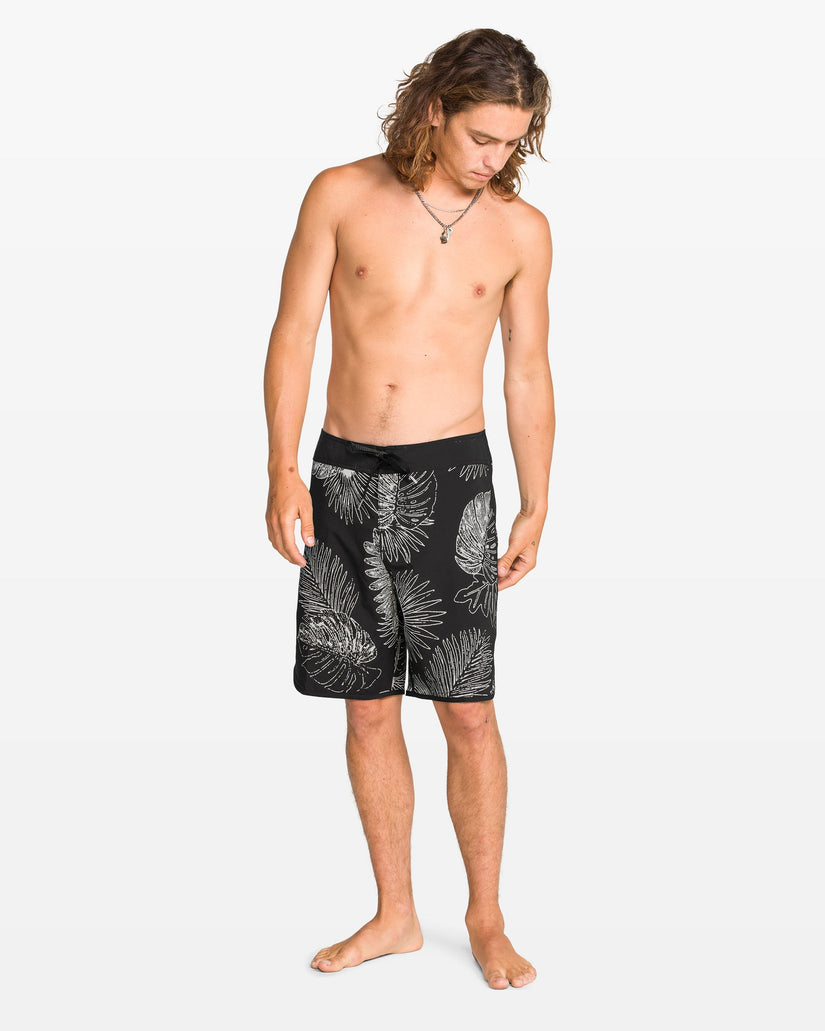 Scallop Mod 19" Boardshorts - Black