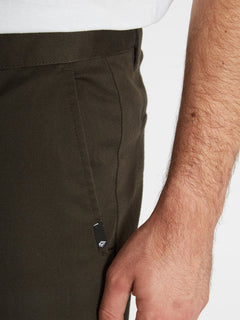 Loose Truck Chino Trousers - RINSED BLACK (A1112202_RIB) [5]