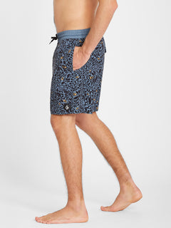 Strange Daze Paisley Trunk 17