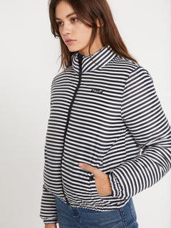 PUFFS N STUF REV JKT (B1541901_BLK) [13]