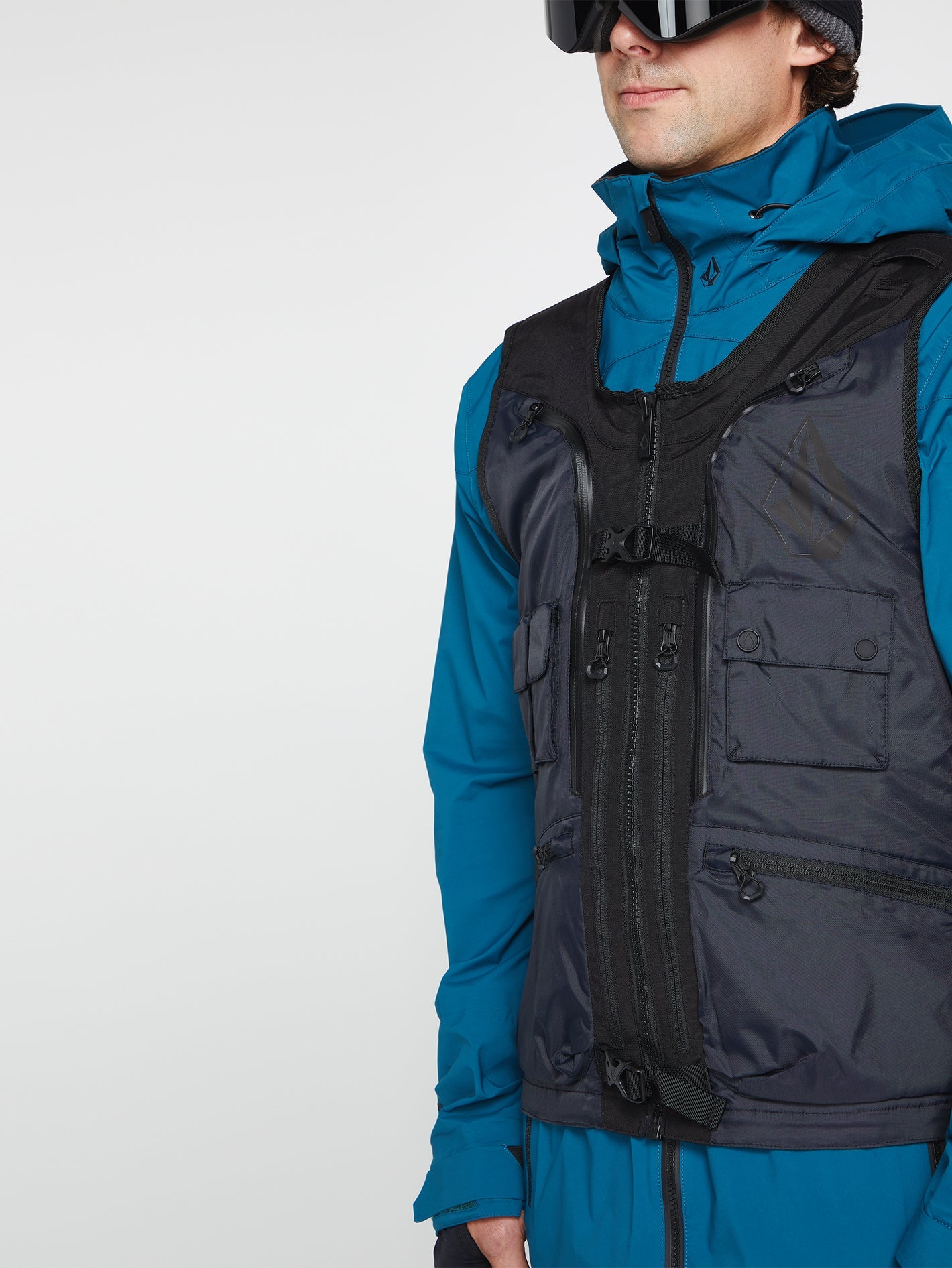 Iguchi Slack Vest - New Black | Volcom Deutschland