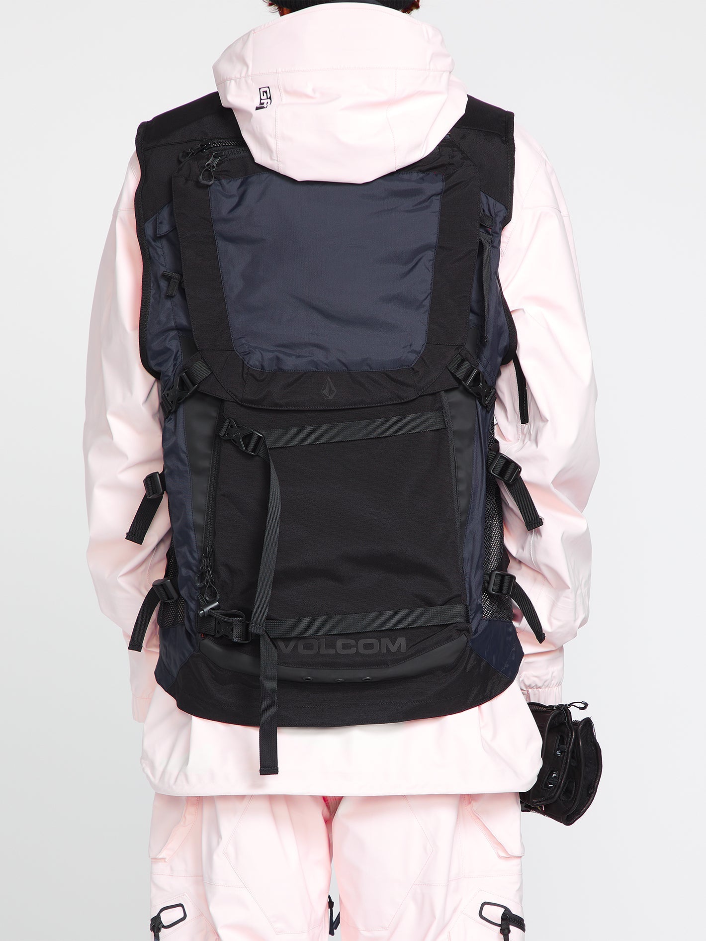 Iguchi Slack Vest - New Black | Volcom Deutschland