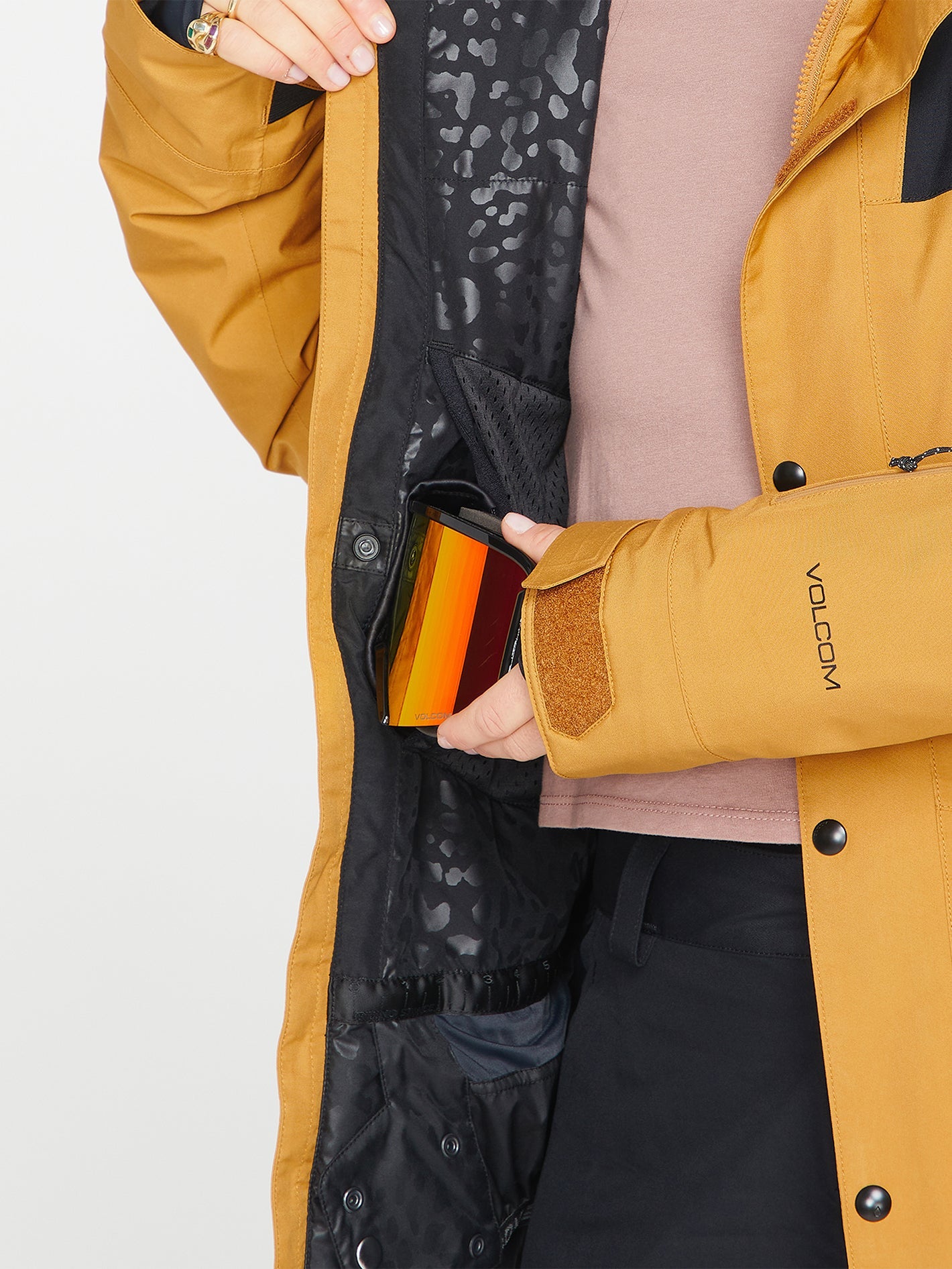 Ell Insulated Gore-Tex Jacket - Caramel | Volcom Deutschland