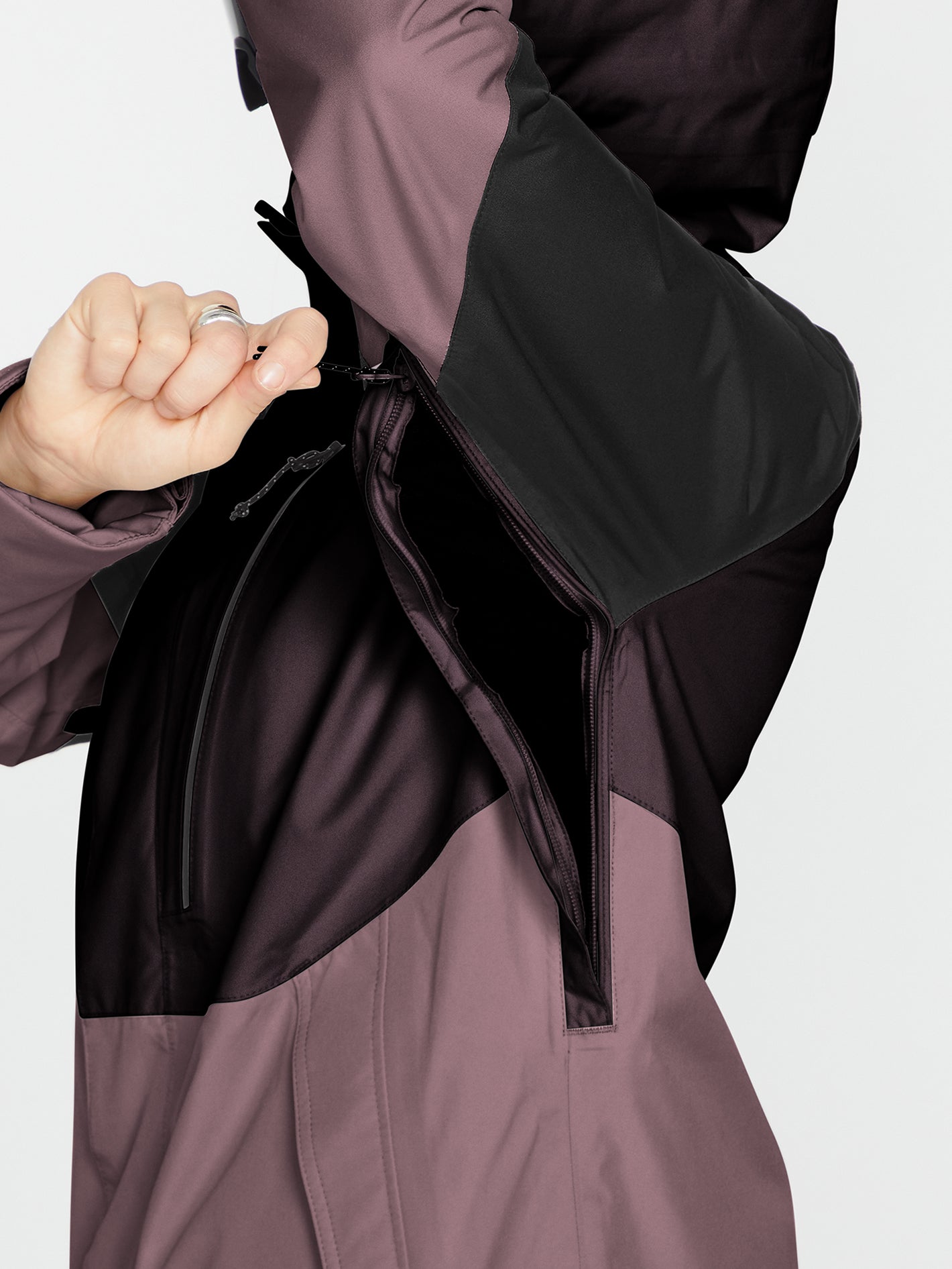 Aris Insulated Gore-Tex Jacket - Black Plum | Volcom Deutschland
