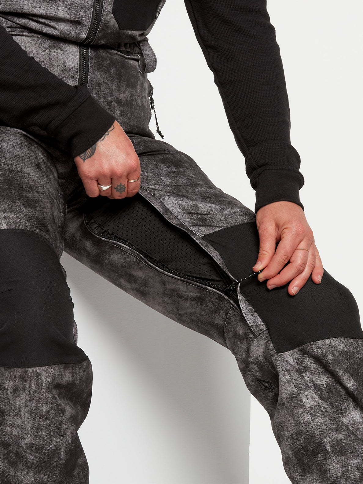 Swift Bib Overall - ACID BLACK (H1352103_ABK) [43]