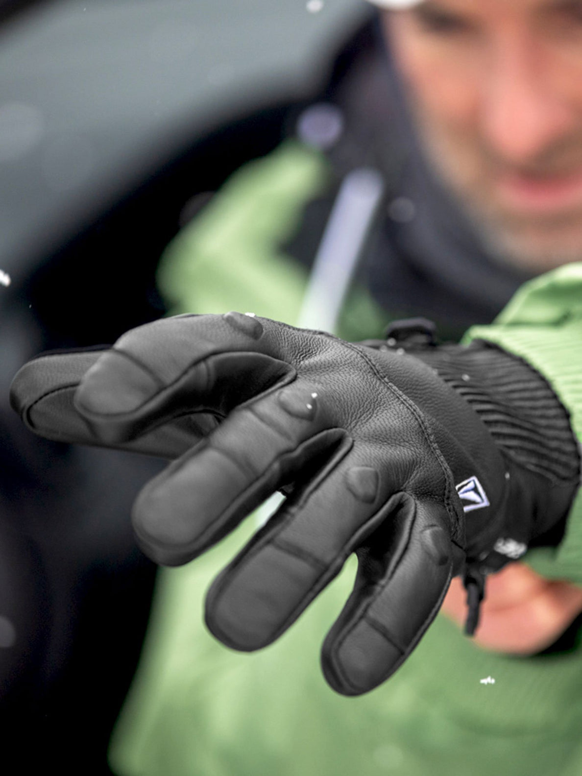 Service Gore-Tex Glove - BLACK (J6852200_BLK) [102]